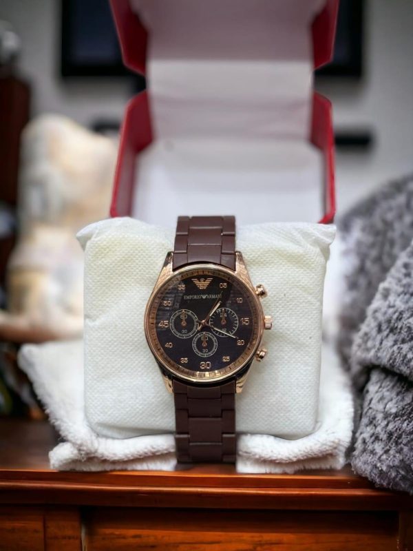 Brown Dial Casual Watch – Quartz movement, stylish accessory.