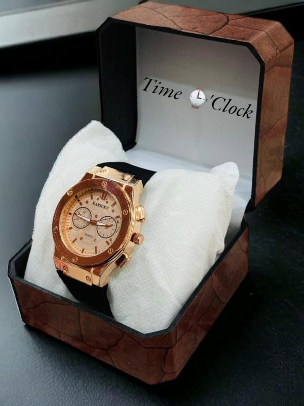 Analogue Watch for Men – Rose gold dial with stainless steel strap.